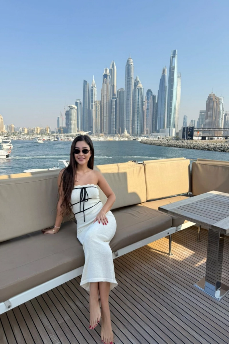 Lisa escort dubai
